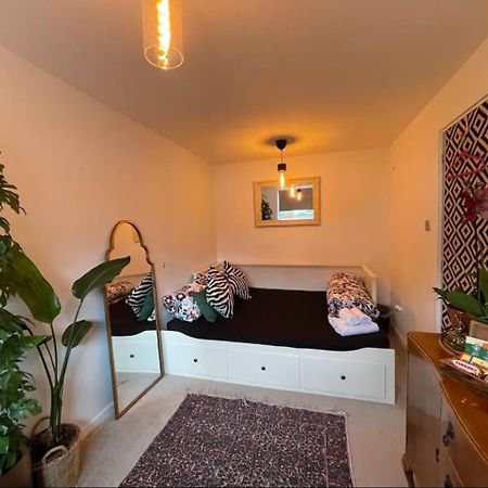 Private Room With Separate Shower And Free Parking Edinburgh Exterior foto